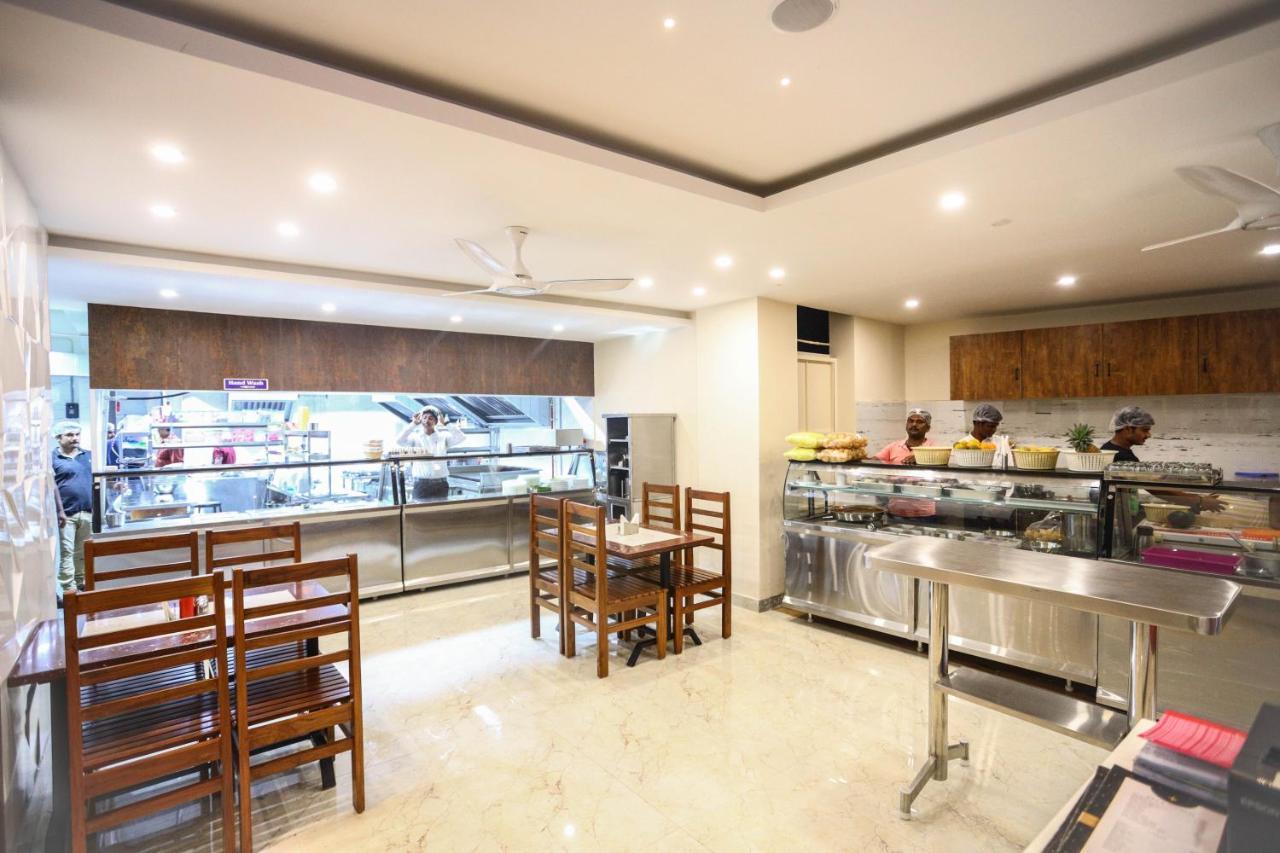 Cliff Embassy Banquet And Suites Shimoga Extérieur photo