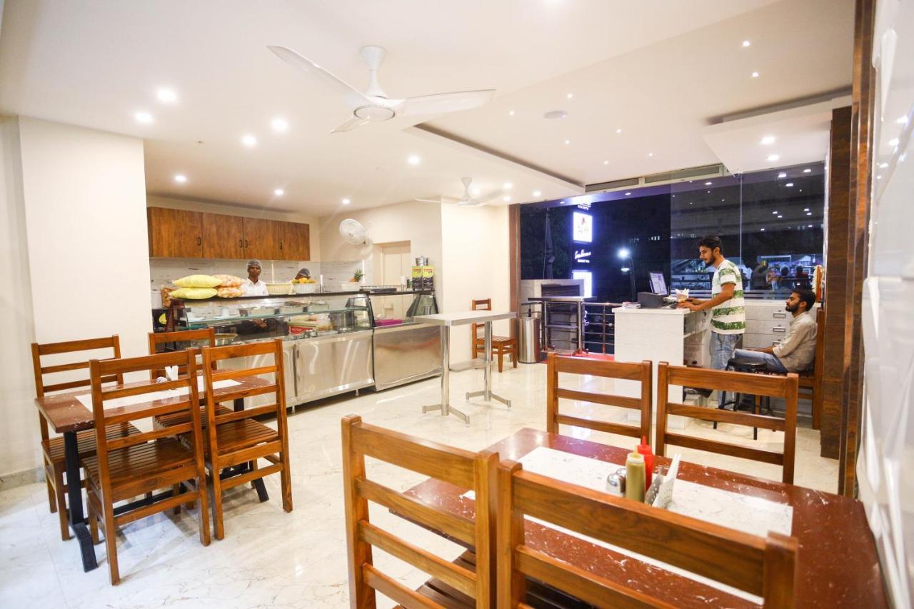 Cliff Embassy Banquet And Suites Shimoga Extérieur photo