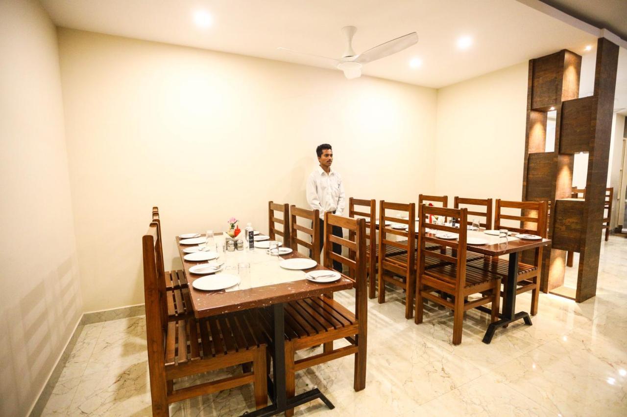 Cliff Embassy Banquet And Suites Shimoga Extérieur photo